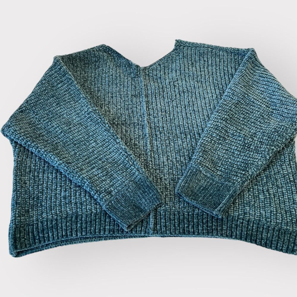Pink Rose Teal Sweater Size Large Cozy & Soft